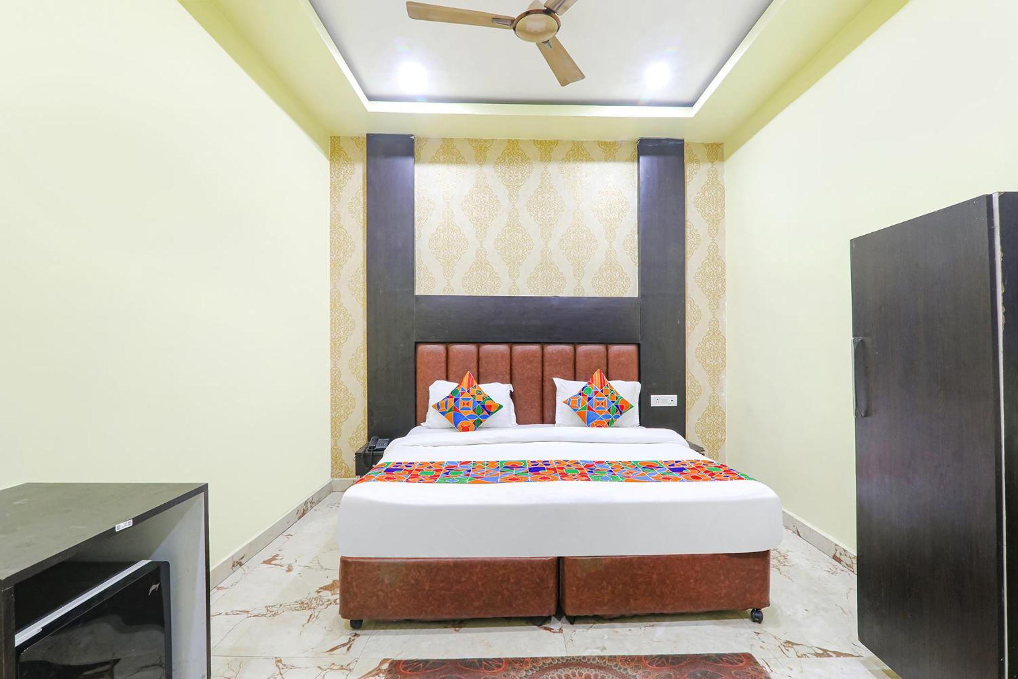 Fabexpress Gs Residency Hotel Varanasi Bagian luar foto