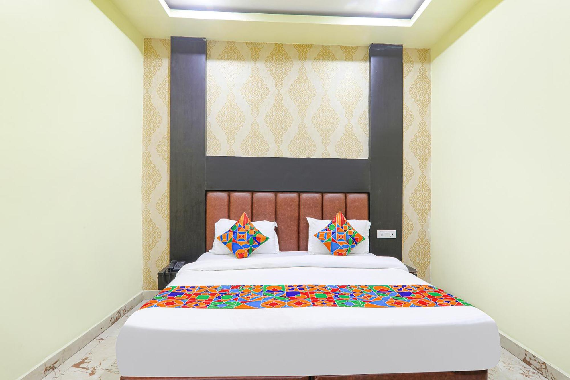 Fabexpress Gs Residency Hotel Varanasi Bagian luar foto